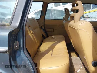 1990 Volvo 240 z VIN YV1AA8854L1871654, wystawiony jako IAAI lot #42004030 z przebiegiem 393 708 mil mil oraz . Historia ofert i sprzedaży dostępna na DreamBid. Obrazek 8.