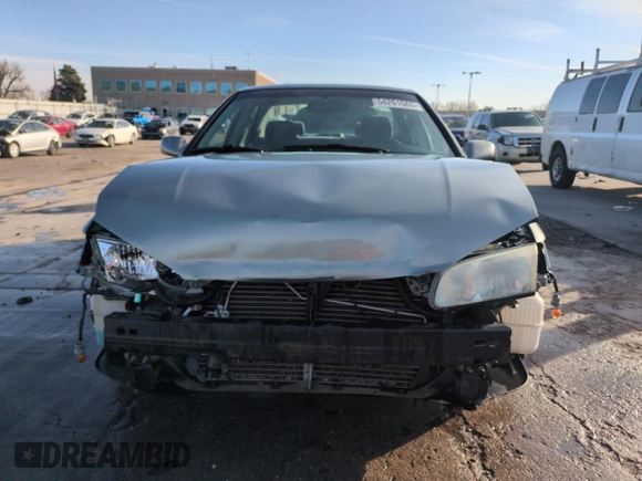 2001 Toyota Camry LE z VIN JT2BF22K810291438, wystawiony jako Copart lot #54261565 z przebiegiem 174 101 mil mil oraz Szkoda całkowita • Salvage title. Historia ofert i sprzedaży dostępna na DreamBid. Obrazek 5.
