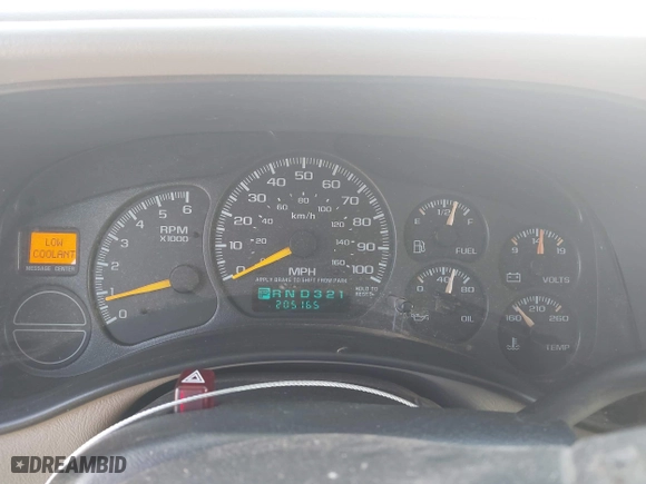 2000 Chevrolet New Tahoe LT with VIN 1GNEK13T7YJ185916, listed as a IAAI auction lot 42109831 with 205,165 mi miles. Bid and sale history available at carsss.com. Image 7.