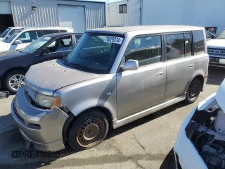 2006 Scion xB with VIN JTLKT324164054415, listed as a Copart auction lot 70829274 with 89,183 mi miles and Salvage Title. Bid and sale history available at carsss.com. Image 1.