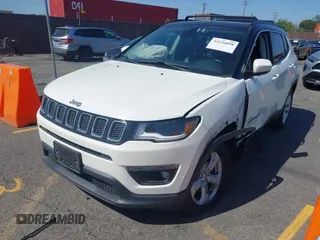 2019 Jeep Compass Latitude z VIN 3C4NJDBB5KT789289, wystawiony jako IAAI lot #42536898 z przebiegiem 84 172 mil mil oraz . Historia ofert i sprzedaży dostępna na DreamBid. Obrazek 18.