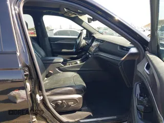 2022 Jeep Grand Cherokee Overland with VIN 1C4RJHDG1N8623744, listed as a IAAI auction lot 42554279 with 27,762 mi miles and . Bid and sale history available at DreamBid. Image 5.