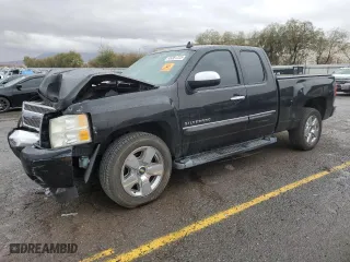 2011 Chevrolet Silverado 1500 LT with VIN 1GCRCSE03BZ185758, listed as a Copart auction lot 45381725 with 138,740 mi miles and Salvage Title. Bid and sale history available at carsss.com. Image 1.