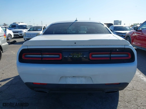 2015 Dodge Challenger SXT Plus with VIN 2C3CDZBG9FH717750, listed as a IAAI auction lot 41797958 with 189,139 mi miles. Bid and sale history available at carsss.com. Image 16.