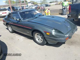 1983 Datsun 280ZX z VIN JN1HZ04S3DX579019, wystawiony jako IAAI lot #41825629 z przebiegiem 136 430 mil mil oraz . Historia ofert i sprzedaży dostępna na DreamBid. Obrazek 1.