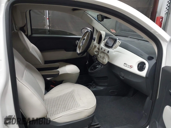 2017 FIAT 500 Pop z VIN 3C3CFFLR9HT697938, wystawiony jako IAAI lot #41444799 z przebiegiem 62 742 mil mil oraz . Historia ofert i sprzedaży dostępna na DreamBid. Obrazek 5.