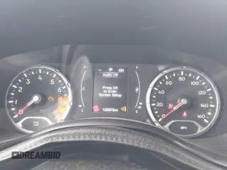 2015 Jeep Renegade Latitude z VIN ZACCJBBT2FPC28341, wystawiony jako IAAI lot #42286301 z przebiegiem 120 676 mil mil oraz . Historia ofert i sprzedaży dostępna na DreamBid. Obrazek 7.