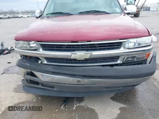 2005 Chevrolet Suburban LT with VIN 3GNEC16Z15G205829, listed as a IAAI auction lot 41690689 with 196,504 mi miles and . Bid and sale history available at DreamBid. Image 6.