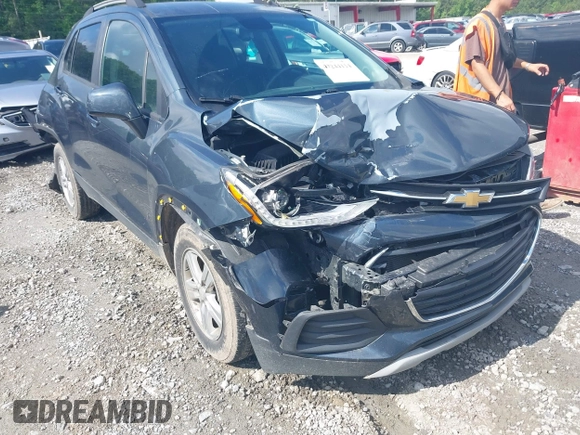 2021 Chevrolet Trax LT with VIN KL7CJLSB7MB325696, listed as a IAAI auction lot 42244114 with Not provided miles and . Bid and sale history available at DreamBid. Image 6.
