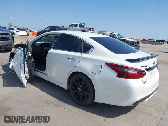 2018 Nissan Altima SV with VIN 1N4AL3AP6JC213193, listed as a IAAI auction lot 41880679 with 109,594 mi miles and . Bid and sale history available at carsss.com. Image 3.
