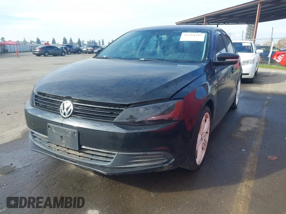2011 Volkswagen Jetta Sedan SE w/Convenience & Sunroof PZEV with VIN 3VWDZ7AJXBM047797, listed as a IAAI auction lot 41244245 with 163,941 mi miles. Bid and sale history available at carsss.com. Image 2.