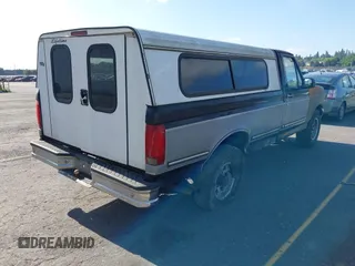 1995 Ford F-250 с VIN 2FTHF25H9SCA43128, выставлен на аукционе IAAI как лот 42374970 с пробегом Не указан миль и . История ставок и продаж доступна на DreamBid. Изображение 4.