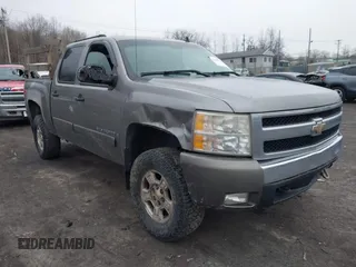 2007 Chevrolet Silverado 1500 LTZ with VIN 2GCEK13M571581790, listed as a IAAI auction lot 41663432 with 184,977 mi miles. Bid and sale history available at carsss.com. Image 1.