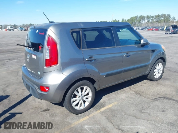 2013 Kia Soul ! with VIN KNDJT2A6XD7521718, listed as a IAAI auction lot 41683625 with 216,332 mi miles. Bid and sale history available at carsss.com. Image 4.