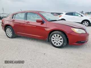 2014 Chrysler 200 LX z VIN 1C3CCBABXEN121858, wystawiony jako Copart lot #56477645 z przebiegiem 104 053 mil mil oraz Szkody całkowita. Historia ofert i sprzedaży dostępna na DreamBid. Obrazek 4.