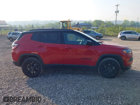 2024 Jeep Compass Latitude with VIN 3C4NJDBN8RT592122, listed as a IAAI auction lot 42375753 with 8,187 mi miles and . Bid and sale history available at DreamBid. Image 13.