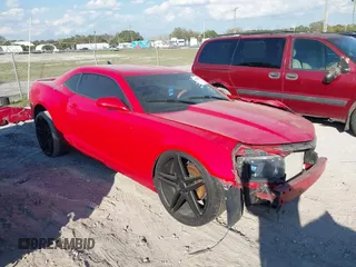 2013 Chevrolet Camaro LS с VIN 2G1FA1E32D9247590, выставлен на аукционе IAAI как лот 41428289 с пробегом 93 838 миль миль и . История ставок и продаж доступна на DreamBid. Изображение 1.
