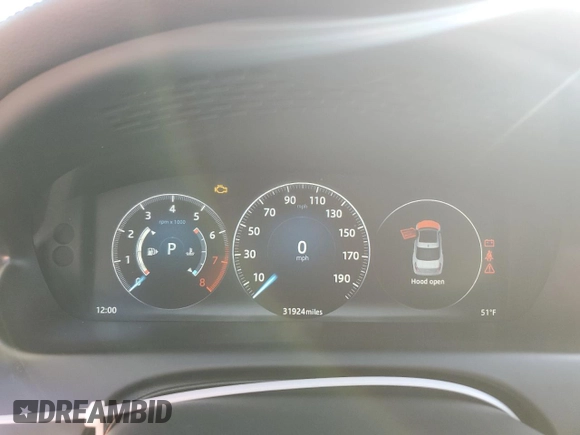 2016 Jaguar XJ with VIN SAJWA1CE4GMV91734, listed as a Copart auction lot 81005144 with 31,924 mi miles and Salvage Title. Bid and sale history available at DreamBid. Image 9.