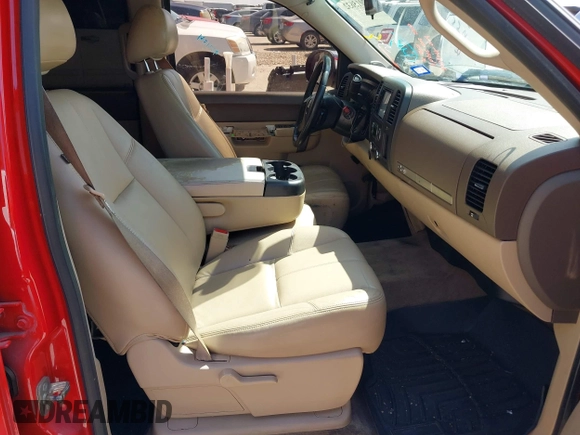 2013 GMC Sierra 1500 SLE z VIN 3GTP1VE08DG282469, wystawiony jako IAAI lot #42015632 z przebiegiem 194 087 mil mil oraz . Historia ofert i sprzedaży dostępna na DreamBid. Obrazek 5.