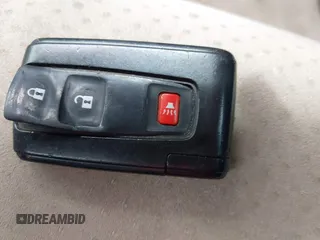 2004 Toyota Prius z VIN JTDKB20U440013681, wystawiony jako IAAI lot #42317573 z przebiegiem Nie podano mil oraz . Historia ofert i sprzedaży dostępna na DreamBid. Obrazek 11.