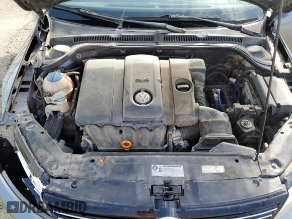 2013 Volkswagen Jetta SE z VIN 3VWDP7AJ8DM377012, wystawiony jako Copart lot #61083685 z przebiegiem 180 787 mil mil oraz Szkoda całkowita • Salvage title. Historia ofert i sprzedaży dostępna na DreamBid. Obrazek 11.