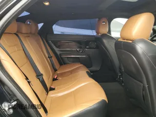 2014 Jaguar XJ with VIN SAJWA2EKXEMV64494, listed as a Copart auction lot 82634004 with 119,811 mi miles and Clean title. Bid and sale history available at DreamBid. Image 10.