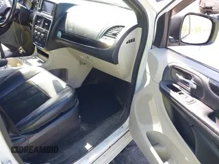 2018 Dodge Grand Caravan SXT with VIN 2C4RDGCG1JR326457, listed as a IAAI auction lot 42047301 with 84,518 mi miles and . Bid and sale history available at DreamBid. Image 5.