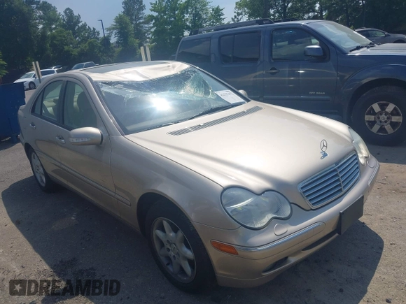 2002 Mercedes-Benz C 230/260/280/320 z VIN WDBRF61J32E005536, wystawiony jako IAAI lot #42527472 z przebiegiem 9 601 mil mil oraz . Historia ofert i sprzedaży dostępna na DreamBid. Obrazek 1.