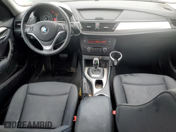 2014 BMW X1 xDrive28i z VIN WBAVL1C5XEVY22872, wystawiony jako Copart lot #54170135 z przebiegiem 93 214 mil mil oraz Czysty tytuł • Clean title. Historia ofert i sprzedaży dostępna na DreamBid. Obrazek 8.