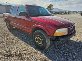 2001 GMC Sonoma SLS with VIN 1GTDT13W81K235525, listed as a Copart auction lot 48604095 with 104,581 mi miles and Clean Title. Bid and sale history available at carsss.com. Image 1.
