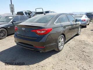2016 Hyundai Sonata SE z VIN 5NPE24AF2GH281998, wystawiony jako IAAI lot #42495091 z przebiegiem 184 904 mil mil oraz . Historia ofert i sprzedaży dostępna na DreamBid. Obrazek 4.