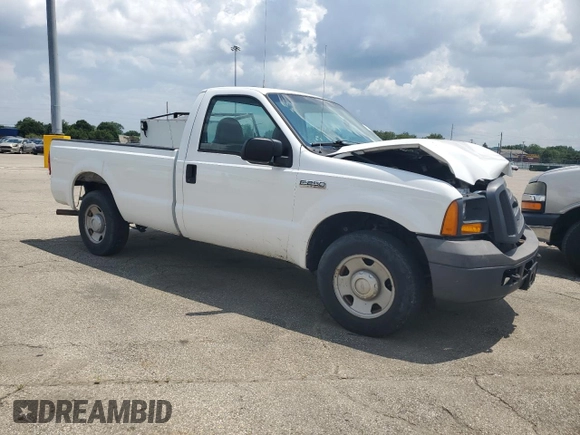 2005 Ford F-250 XL с VIN 1FTNF20575EB70989, выставлен на аукционе Copart как лот 61671485 с пробегом 126 995 миль миль и Чистый • Clean title. История ставок и продаж доступна на DreamBid. Изображение 4.