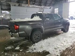 2021 Toyota Tacoma 4WD SR with VIN 3TYCZ5AN3MT028022, listed as a Copart auction lot 43699105 with 36,204 mi miles and Salvage Title. Bid and sale history available at carsss.com. Image 3.