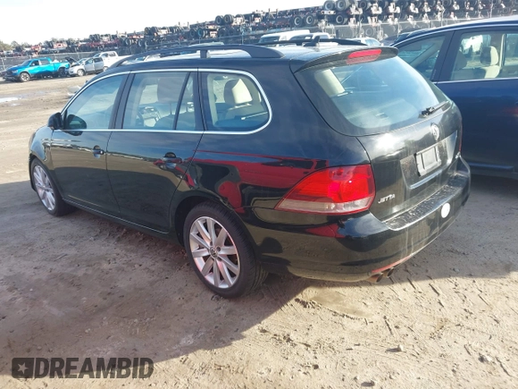 2010 Volkswagen Jetta SportWagen SE with VIN 3VWTZ7AJ5AM663711, listed as a IAAI auction lot 41238050 with 125,288 mi miles. Bid and sale history available at carsss.com. Image 1.
