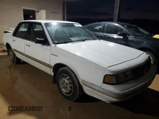 1994 Oldsmobile Cutlass Ciera S z VIN 1G3AG5543R6308573, wystawiony jako Copart lot #85335974 z przebiegiem 195 940 mil mil oraz Szkody całkowita. Historia ofert i sprzedaży dostępna na DreamBid. Obrazek 4.