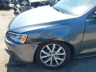 2013 Volkswagen Jetta SE with VIN 3VWDP7AJ8DM436818, listed as a IAAI auction lot 42386196 with 121,043 mi miles and . Bid and sale history available at DreamBid. Image 6.