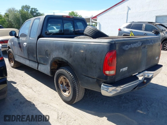 1999 Ford F-150 z VIN 1FTZX1725XKA26611, wystawiony jako IAAI lot #42037812 z przebiegiem Nie podano mil oraz . Historia ofert i sprzedaży dostępna na DreamBid. Obrazek 3.