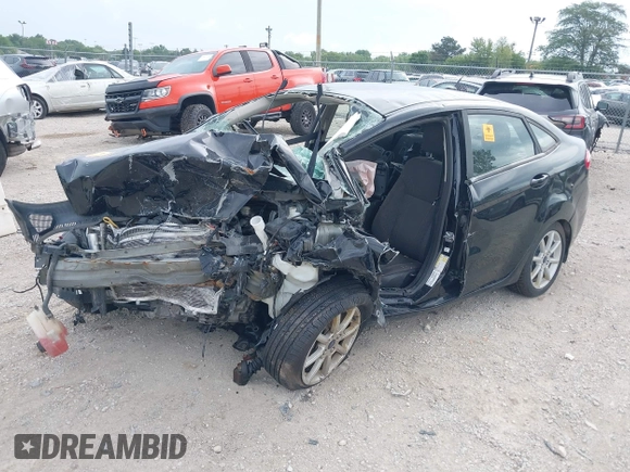 2018 Ford Fiesta SE z VIN 3FADP4BJ3JM135908, wystawiony jako IAAI lot #40003965 z przebiegiem Nie podano mil oraz . Historia ofert i sprzedaży dostępna na DreamBid. Obrazek 2.