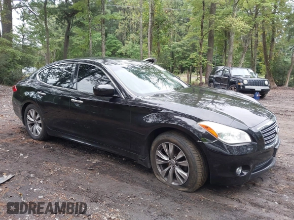 2011 Infiniti M37 with VIN JN1BY1AR5BM374686, listed as a IAAI auction lot 40399732 with 208,337 mi miles. Bid and sale history available at carsss.com. Image 1.