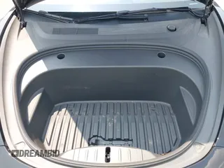 2023 Tesla Model 3 z VIN 5YJ3E1EA4PF565899, wystawiony jako IAAI lot #42436473 z przebiegiem 30 141 mil mil oraz . Historia ofert i sprzedaży dostępna na DreamBid. Obrazek 10.