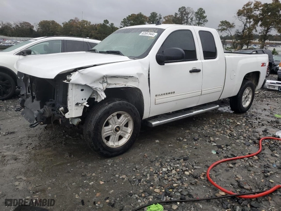 2013 Chevrolet Silverado 1500 LT with VIN 1GCRCSE05DZ232372, listed as a Copart auction lot 82697944 with 144,009 mi miles and Salvage Title. Bid and sale history available at carsss.com. Image 1.