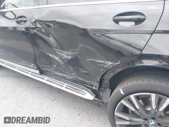 2020 BMW X7 xDrive40i z VIN 5UXCW2C03L9A00546, wystawiony jako IAAI lot #42057736 z przebiegiem 65 121 mil mil oraz . Historia ofert i sprzedaży dostępna na DreamBid. Obrazek 6.
