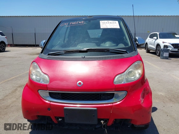 2011 Smart fortwo Passion z VIN WMEEK3BA7BK427739, wystawiony jako IAAI lot #42224225 z przebiegiem 31 675 mil mil oraz . Historia ofert i sprzedaży dostępna na DreamBid. Obrazek 6.
