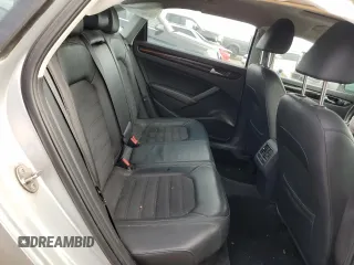 2015 Volkswagen Passat SEL Premium z VIN 1VWCS7A3XFC043208, wystawiony jako Copart lot #54766115 z przebiegiem 192 773 mil mil oraz Szkoda całkowita • Salvage title. Historia ofert i sprzedaży dostępna na DreamBid. Obrazek 10.