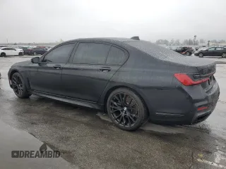2022 BMW 7 Series 740i with VIN WBA7T2C08NCJ45450, listed as a Copart auction lot 44440605 with 75,297 mi miles and Salvage Title. Bid and sale history available at carsss.com. Image 2.