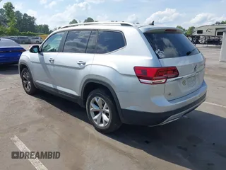 2018 Volkswagen Atlas SE with VIN 1V2CR2CA9JC535166, listed as a IAAI auction lot 42179451 with 146,625 mi miles and . Bid and sale history available at DreamBid. Image 3.