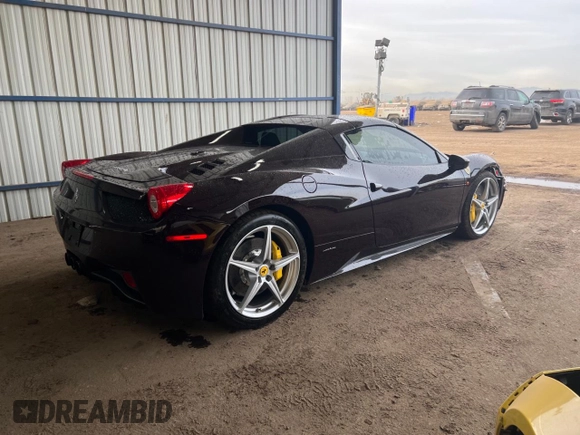 2014 Ferrari 458 Italia z VIN ZFF68NHA6E0201648, wystawiony jako Copart lot #41274584 z przebiegiem 15 586 mil mil oraz . Historia ofert i sprzedaży dostępna na DreamBid. Obrazek 3.