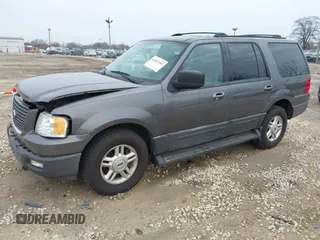 2004 Ford Expedition Special Service with VIN 1FMPU16L44LA06653, listed as a IAAI auction lot 41827182 with 125,996 mi miles. Bid and sale history available at carsss.com. Image 2.