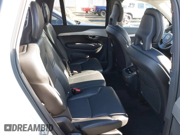 2018 Volvo XC90 Momentum with VIN YV4102CK0J1336012, listed as a IAAI auction lot 41494268 with 71,062 mi miles and . Bid and sale history available at DreamBid. Image 8.