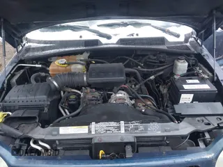 2002 Jeep Liberty Sport with VIN 1J8GL48K32W132617, listed as a IAAI auction lot 41732799 with 202,894 mi miles. Bid and sale history available at carsss.com. Image 10.